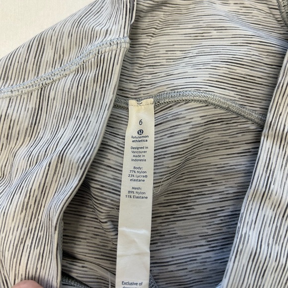 Lululemon Cropped Running Leggings - Size 6 - Picture 4 of 8